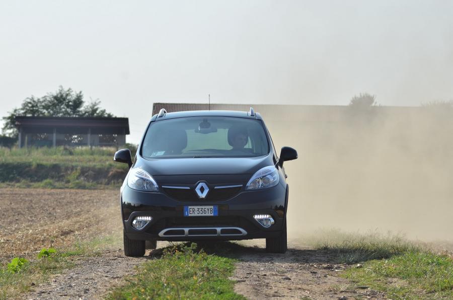  Renault Scenic XMod Cross 2013 года  (IT) (фото 4 из 28)